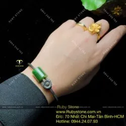 Kiềng tay bạc Lu thống ngọc bích, charm hoa cúc - Hình ảnh 2