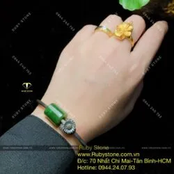 Kiềng tay bạc Lu thống ngọc bích, charm hoa cúc