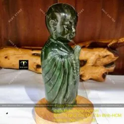 Tượng chú tiểu ngọc bích Canada