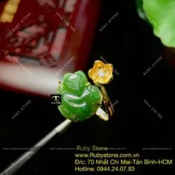 Nhẫn hồ ly Ngọc bích hoa nụ tấm trắng, vàng 10k - Ảnh 5