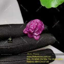 Mặt dây chuyền long quy Ruby Nam Phi, kích thước 29x21mm - Hình ảnh 4