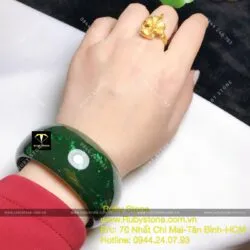 Vòng ngọc bích Canada nguyên khối màu sẫm, bản hẹ 30mm