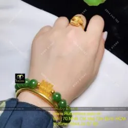 Vòng ngọc bích Canada mix charm Hổ phách, bi vàng 24k - Ảnh 2