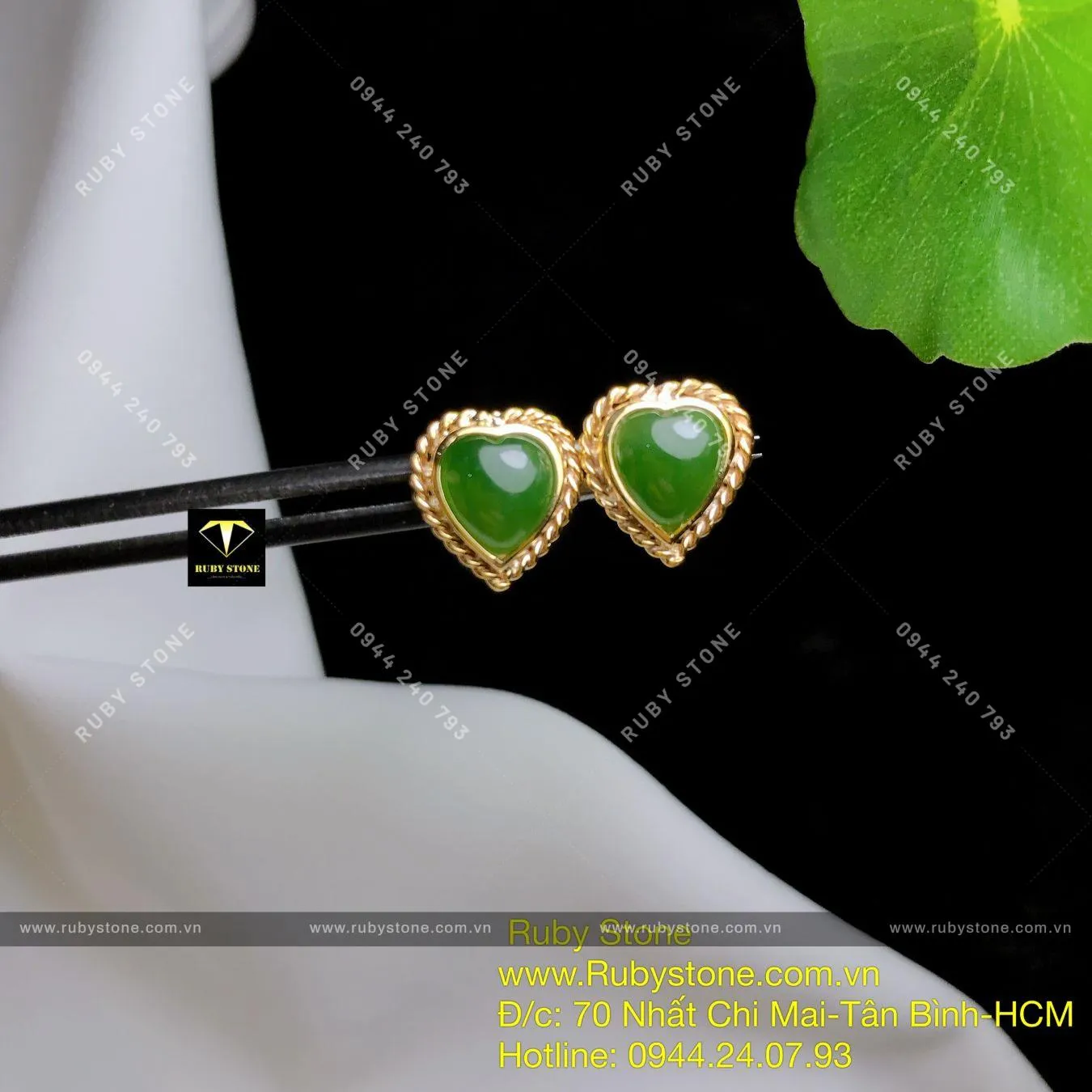 Khuyên tai trái tim Ngọc bích, vàng 10k chỉ se Khuyên tai trái tim Ngọc bích, vàng 10k chỉ se - Ảnh 2