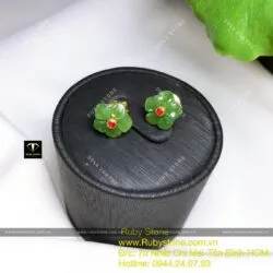 Khuyên tai Hoa mai nhị đỏ Ngọc bích, vàng 10k