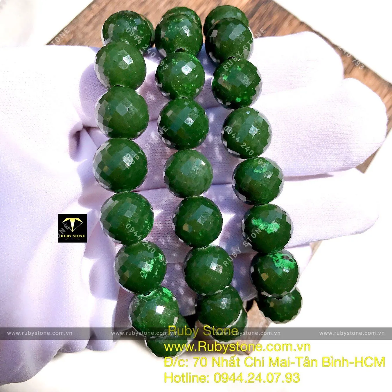 Vòng tay ngọc bích Canada xanh đậm, mài giác 10 ly Vòng tay ngọc bích Canada xanh đậm, mài giác 10 ly - Ảnh 2