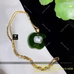 Mặt dây chuyền trái táo ngọc bích Canada đậm, móc vàng 18k