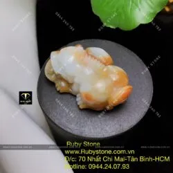 Tỳ hưu cẩm thạch huyết chạm trổ tinh xảo, KT 37mm