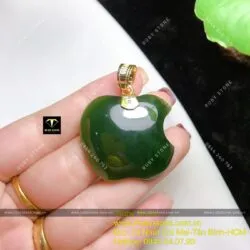 Mặt dây chuyền trái táo ngọc bích Canada đậm, móc vàng 18k - Hình ảnh 6