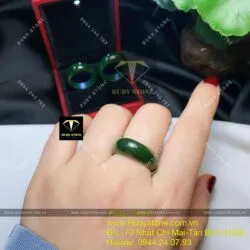 Nhẫn yên ngựa Ngọc bích Canada xanh đậm