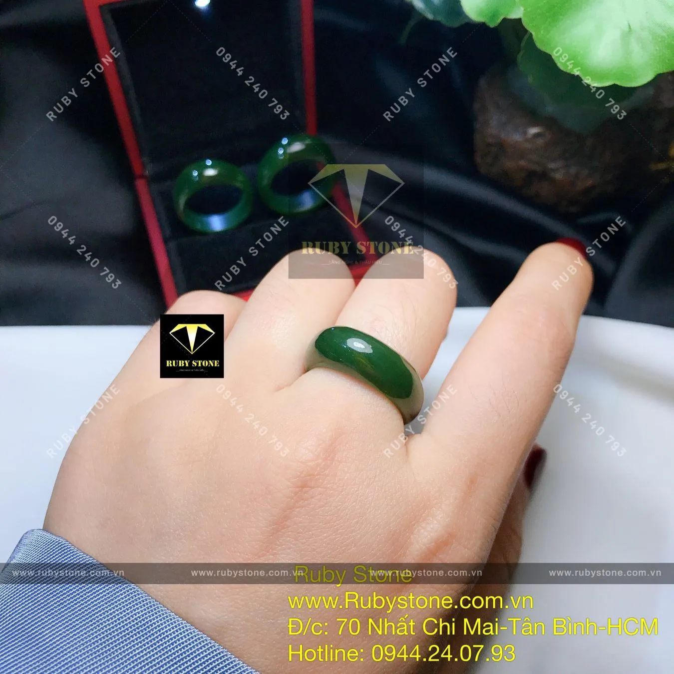 Nhẫn cặp yên ngựa Ngọc bích màu đậm Nhẫn cặp yên ngựa Ngọc bích màu đậm - Ảnh 2