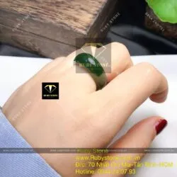 Nhẫn cặp yên ngựa Ngọc bích màu đậm Nhẫn cặp yên ngựa Ngọc bích màu đậm