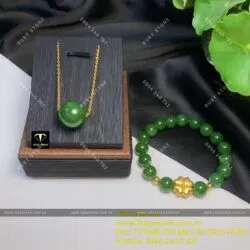 Bộ sản phẩm mặt dây chuyền và vòng tay ngọc bích Canada mix charm vàng 24k
