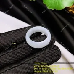 Nhẫn tròn bạch ngọc (jadeite A)