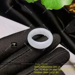 Nhẫn tròn bạch ngọc (jadeite A) Nhẫn tròn bạch ngọc (jadeite A)
