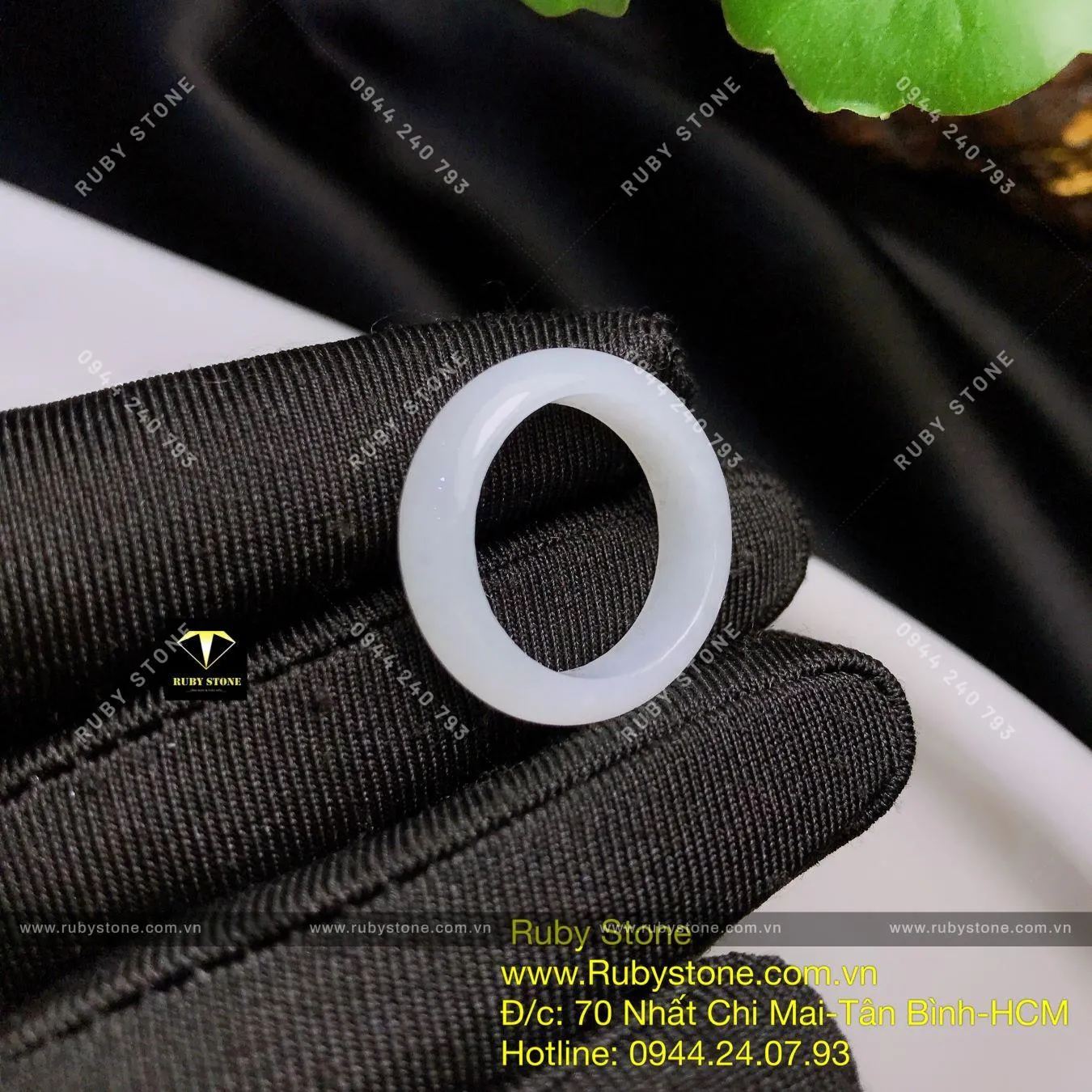 Nhẫn tròn bạch ngọc (jadeite A) Nhẫn tròn bạch ngọc (jadeite A) - Ảnh 2