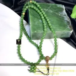 Chuỗi 108 hạt Ngọc bích Canada 8ly xanh lá, mix charm vàng đồng tâm 24k