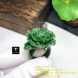 Nhẫn hoa mẫu đơn Ngọc bích (nguyên khối)