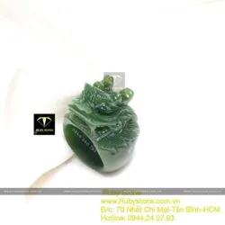 Nhẫn đầu Rồng ngọc bích Canada chạm trổ tinh xảo - Ảnh 8