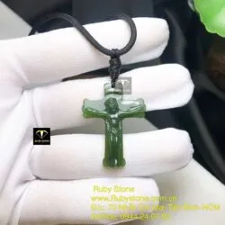 Mặt dây chuyền Thánh Giá ngọc bích chạm tay, KT 36mm