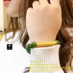 Vòng tay ngọc bích xanh lá mix charm Bát Nhã Tâm Kinh vàng 24k