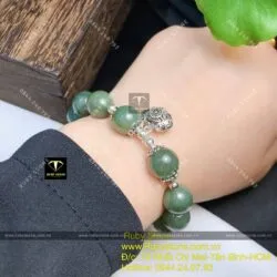 Vòng tay ngọc Cẩm thạch dầu mix charm bạc - Ảnh 3