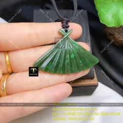 Mặt dây chuyền quạt ngọc bích Canada xanh đậm - Hình ảnh 3