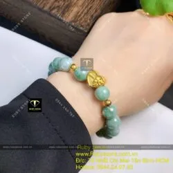 Vòng tay ngọc Cẩm thạch đậu lý, mix charm vàng 24k - Ảnh 3