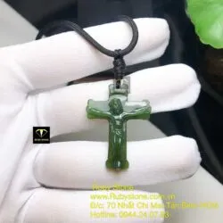Mặt dây chuyền Thánh Giá ngọc bích chạm tay, KT 36mm - Ảnh 3