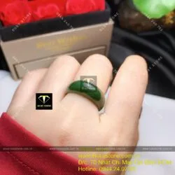 Nhẫn yên ngựa ngọc bích xanh đậm (gia công theo ni tay) - Hình ảnh 2