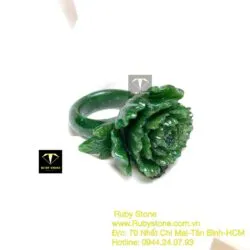 Nhẫn hoa mẫu đơn Ngọc bích (nguyên khối)