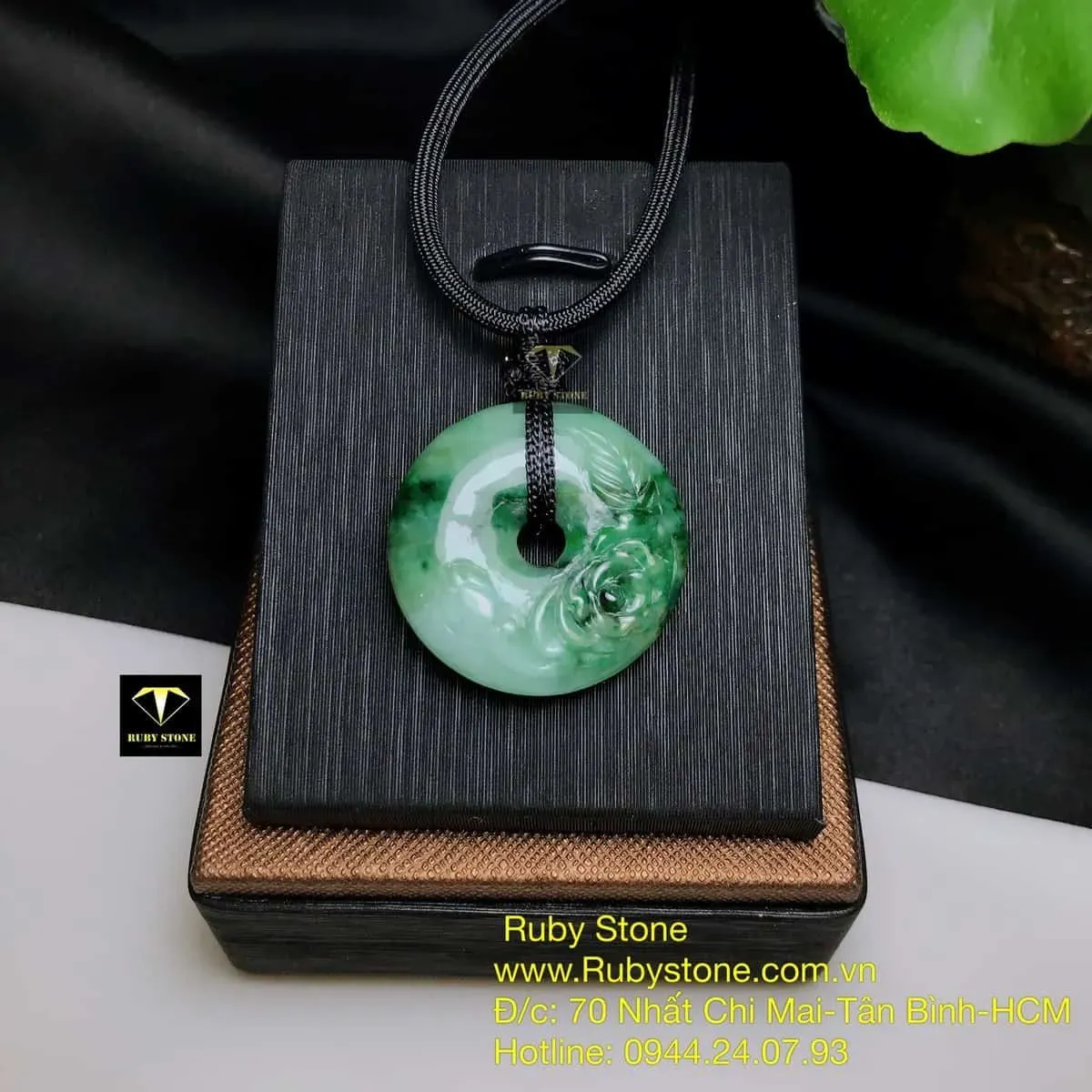 Đồng điếu ngọc Cẩm thạch lý táo chạm hoa mẫu đơn Đồng điếu ngọc Cẩm thạch lý táo chạm hoa mẫu đơn