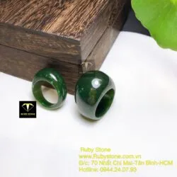 Nhẫn yên ngựa Ngọc bích Canada xanh đậm Nhẫn yên ngựa Ngọc bích Canada xanh đậm