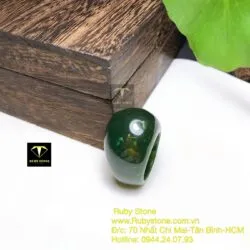 Nhẫn yên ngựa Ngọc bích Canada xanh đậm Nhẫn yên ngựa Ngọc bích Canada xanh đậm