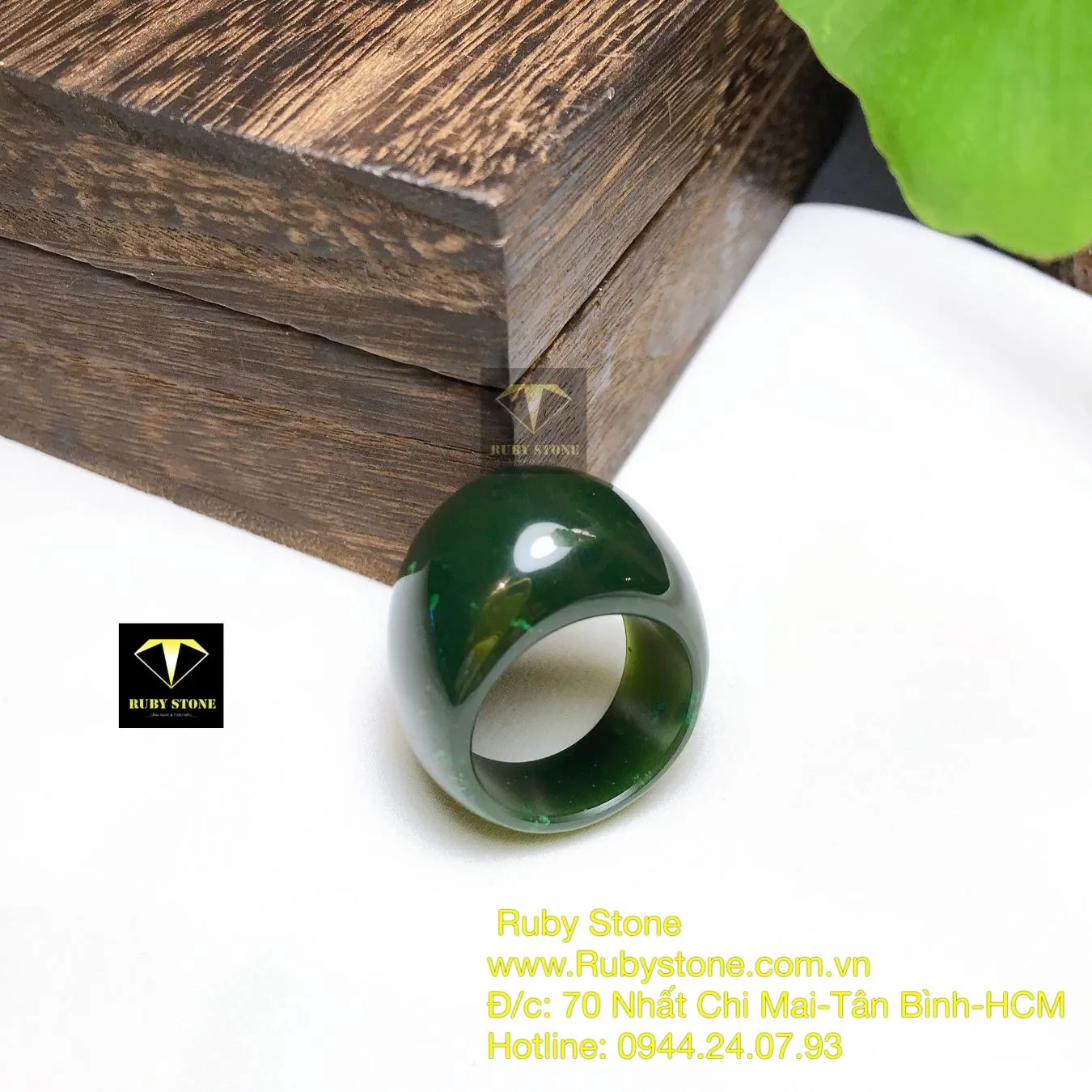 Nhẫn yên ngựa Ngọc bích Canada xanh đậm Nhẫn yên ngựa Ngọc bích Canada xanh đậm - Ảnh 3