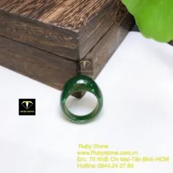 Nhẫn yên ngựa Ngọc bích Canada xanh đậm Nhẫn yên ngựa Ngọc bích Canada xanh đậm