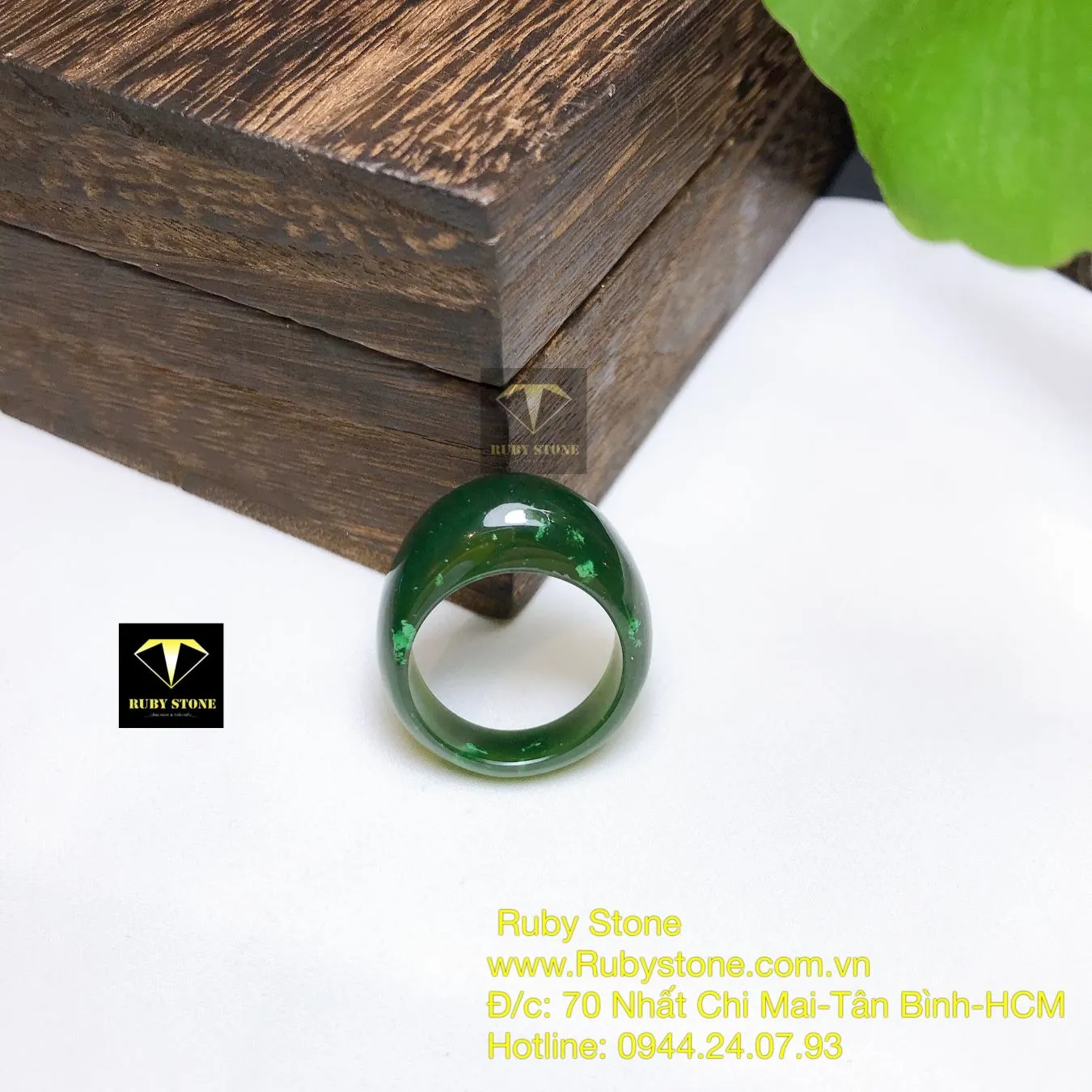 Nhẫn yên ngựa Ngọc bích Canada xanh đậm Nhẫn yên ngựa Ngọc bích Canada xanh đậm - Ảnh 2