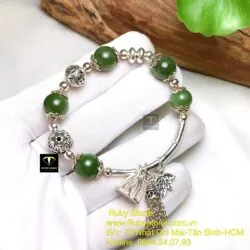 Vòng ngọc bích mix charm bạc - Ảnh 2