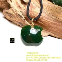 Mặt dây chuyền quả táo Ngọc Bích xanh đậm, móc vàng 10k - Hình ảnh 2