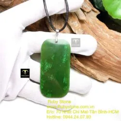 Mặt dây vô sự bài Ngọc bích Canada