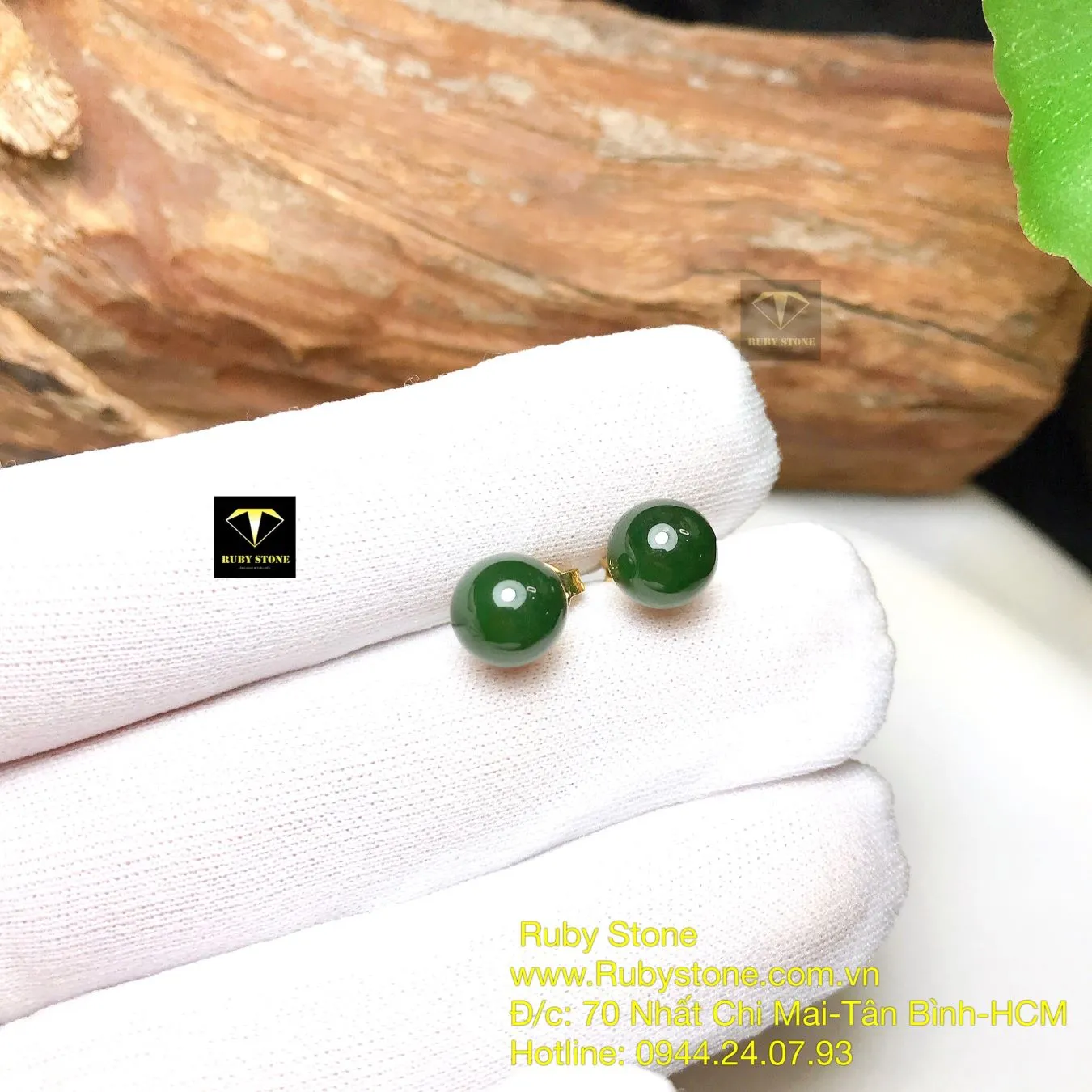 Khuyên tai trái châu ngọc bích xanh đậm 8 ly, vàng 18k Khuyên tai trái châu ngọc bích xanh đậm 8 ly, vàng 18k - Ảnh 5