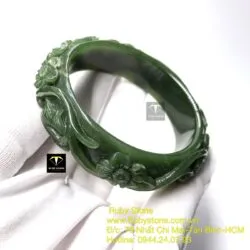 Vòng ngọc bích chạm Hoa mai, ni tay 55mm - Hình ảnh 2