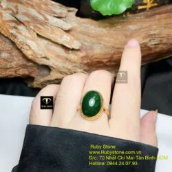 Nhẫn ngọc bích ổ hột Oval xanh đậm, vàng 18k