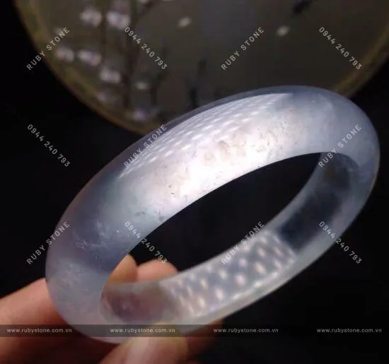 Cách chọn vòng tay Phỉ thuý (Jadeite Jade)