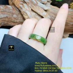 Nhẫn vuông Ngọc bích xanh lá, hoa sen vàng 18k