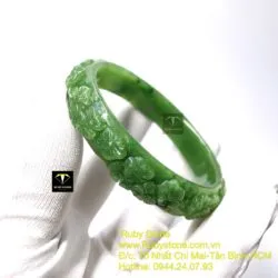 Vòng ngọc bích chạm Hoa mai, ni tay 53mm