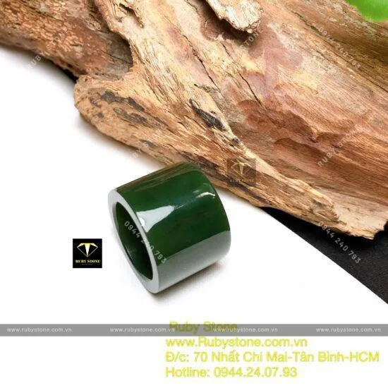 Ý nghĩa của Nhẫn Càn Long - Nhẫn Càn Long ngọc bích