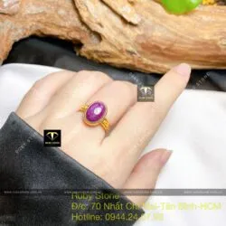 Nhẫn oval Ruby Nam Phi, vàng 18k