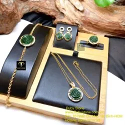 Bộ sản phẩm lắc, mặt dây, khuyên tai và nhẫn hoa mẫu đơn Ngọc bích, vàng 18k - Ảnh 8