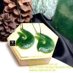 Mặt dây chuyền ngọc bích Maori kiểu Matau (lưỡi câu cá), kích thước 55mm